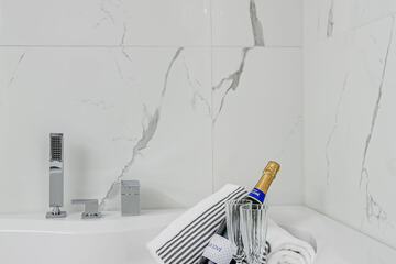 Jetted tub