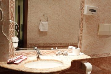 Bathroom sink