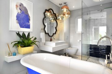 Bathroom sink