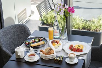Breakfast meal