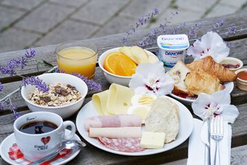 Breakfast meal