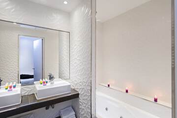 Bathroom sink