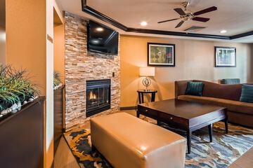 Hotel Interior 4 of 27