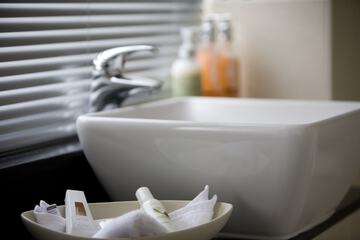 Bathroom amenities