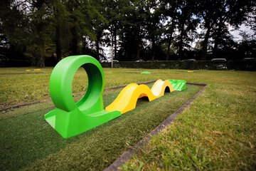 Mini-golf