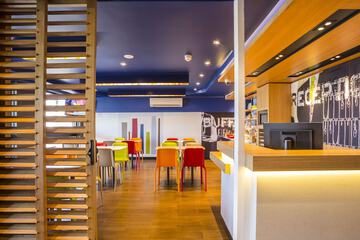 restaurant-cafeteria