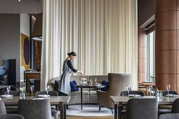 Lobby lounge
