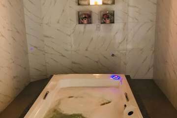 Jetted tub