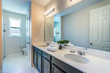 Bathroom sink