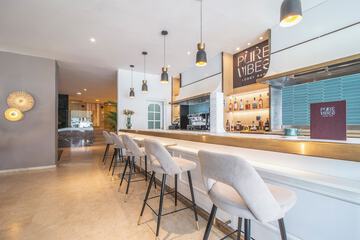 Snack bar
