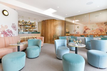 Poolside bar