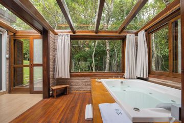 Private spa tub
