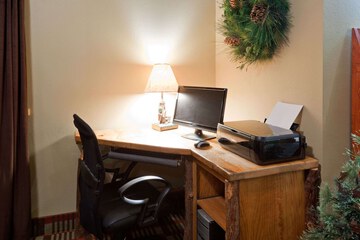 Business Center 34 of 38