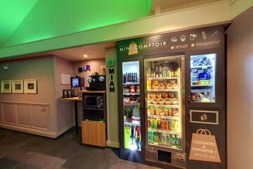 Snack bar