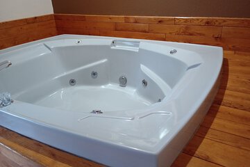Jetted tub