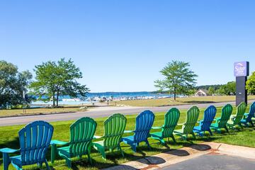 Sleep Inn & Suites Bay View Acme - Travers City