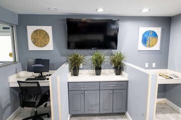 Business Center 56 of 57