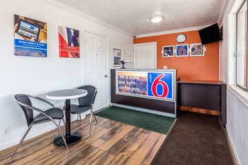 Lounge 29 of 29