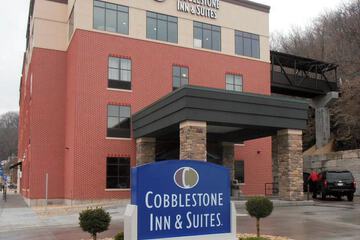 Cobblestone Inn & Suites - Marquette / Prairie du Chien