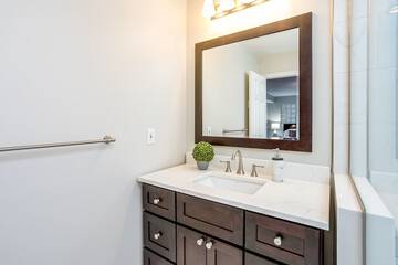 Bathroom sink
