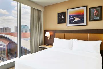 Room 51 of 94
