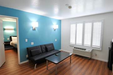 Room 28 of 37