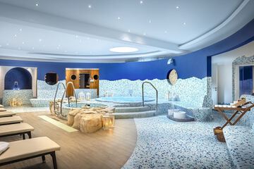 Indoor spa tub