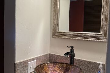 Bathroom sink