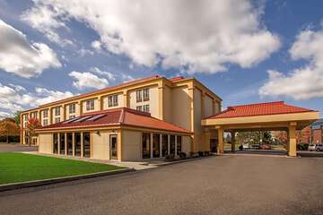Baymont by Wyndham Canton / Hall of Fame