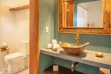 Bathroom sink