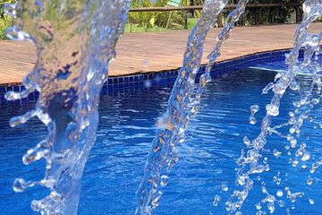 Pool waterfall