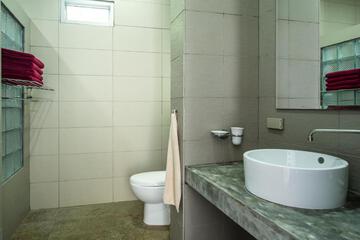 Photo 33