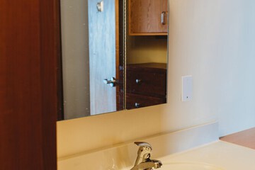 Bathroom sink