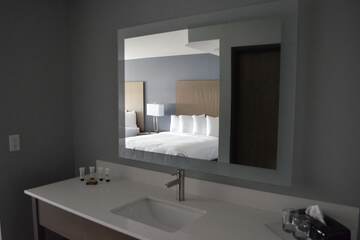 Room 33 of 71