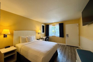 Monterey Bay Lodge