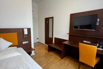 Photo 18