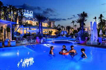 Poolside bar