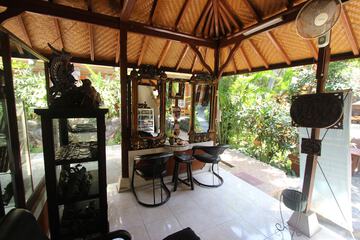 Hair salon