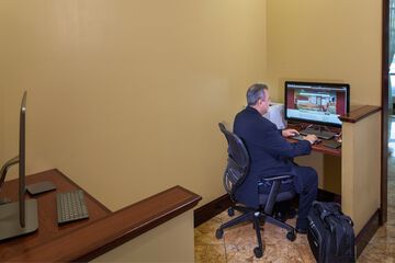 Business Center 39 of 41