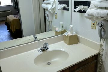 Bathroom sink