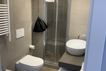 Bathroom shower