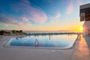 Infinity pool