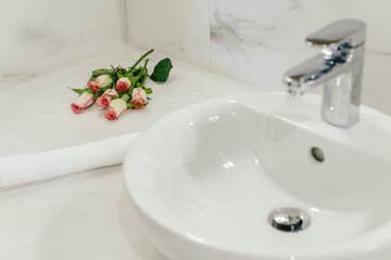 Bathroom sink