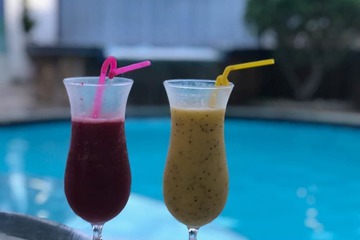 Poolside bar