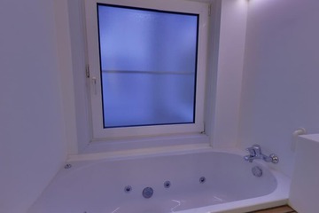 Jetted tub