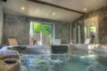 Deep Soaking Bathtub