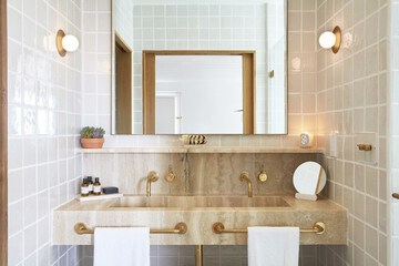 Bathroom sink