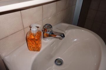 Bathroom sink