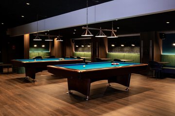 Sports bar