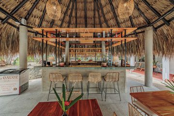 Poolside bar